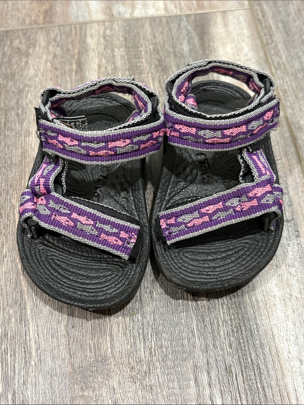 Teva sandals purple fish print size 2/3 infant
